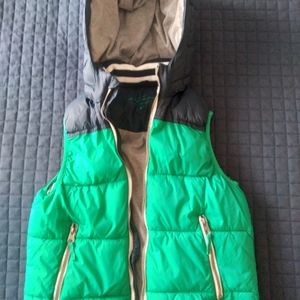 Sleevless h&@m boys jacket